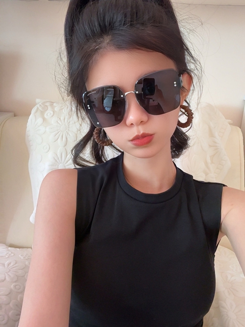 ルイヴィトンサングラス正面デザイン